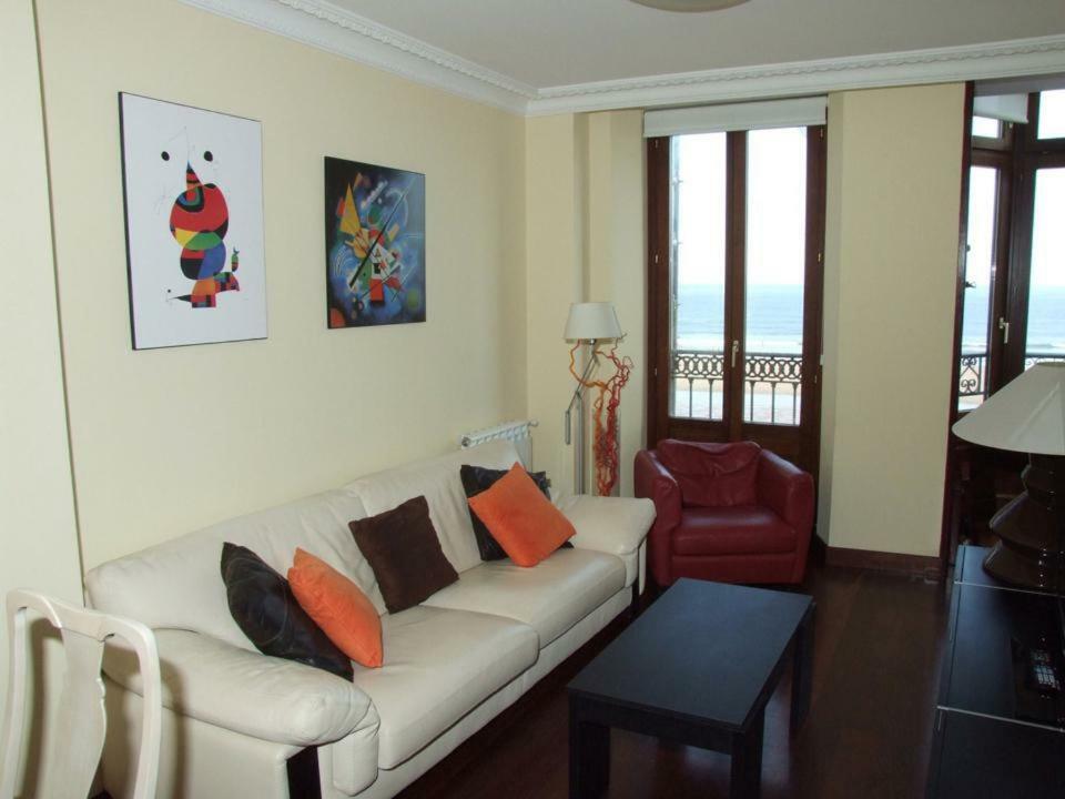 Vivienda En Gijon Frente Al Marヴィラ エクステリア 写真
