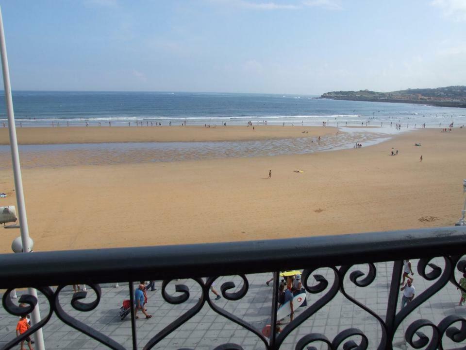 Vivienda En Gijon Frente Al Marヴィラ エクステリア 写真