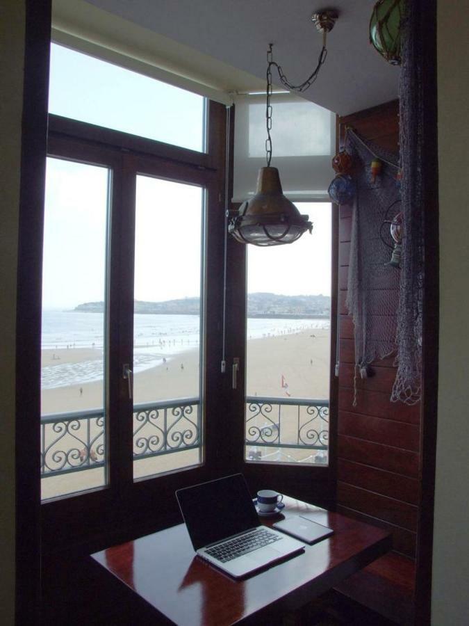 Vivienda En Gijon Frente Al Marヴィラ エクステリア 写真